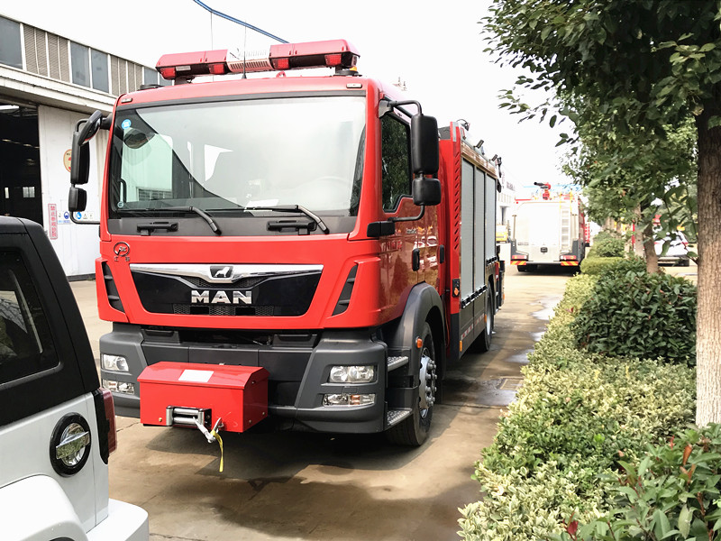 ����MAN���U��Ԯ����܇